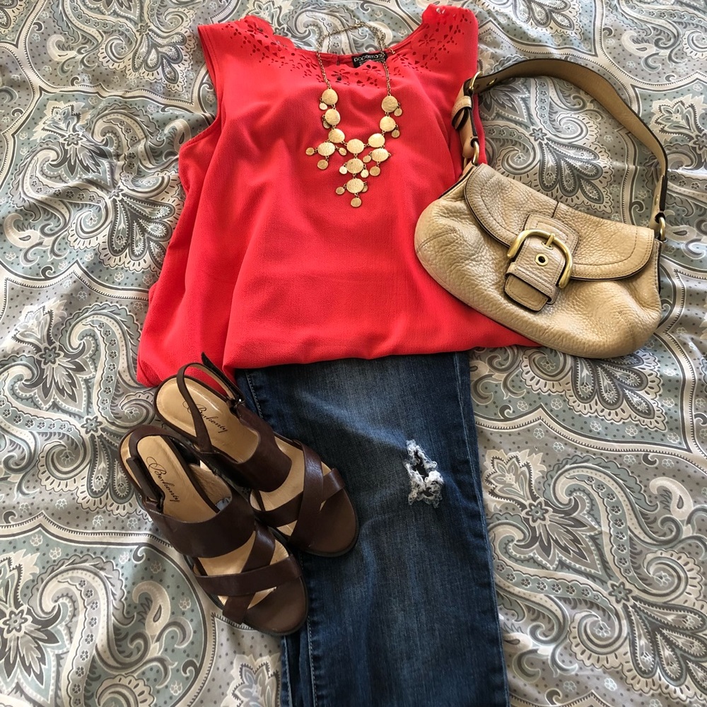 Pretty Papermoon from Stitch Fix blouse 🌺